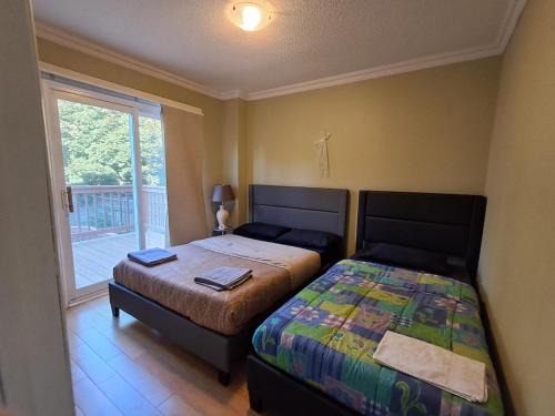 Mississauga House | Room With Private Patio Next to Toronto Airport