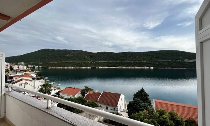 Neum Apartment | Room with Sea View and Terrace