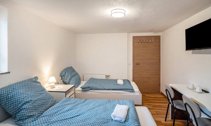 Berg Apartment | Room 'Zimmer 6' with Wi-Fi