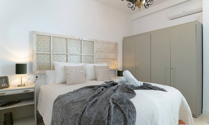 Alcala del Valle Apartment | Room 'Zirconio' with Mountain View, Shared Terrace and Wi-Fi