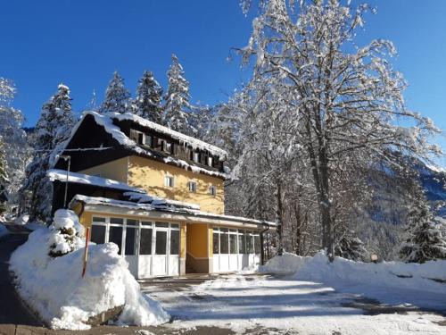 Kranjska Gora House | Rooms Barovc by the Lake Jasna