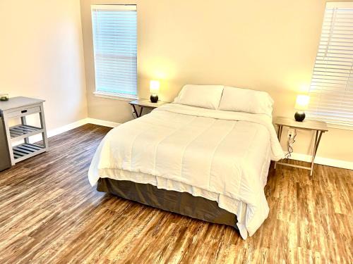 Church Street Apartment | Rooms by Month Atlanta