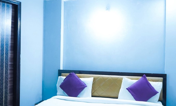 Sector 27 Hotel | Roomshala 039 Hotel Rk