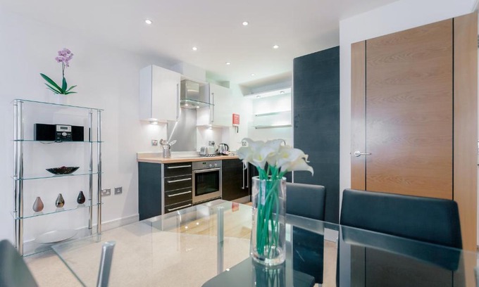 Guildford Apartment | Roomspace Serviced Apartments - Abbot's Yard