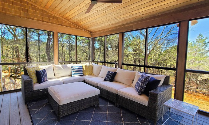 Truro House | Roomy 3BD+ -A/C, Screen Porch, Outdoor Shower, Fire Pit, Ping Pong-Plenty of Space to Spread Out