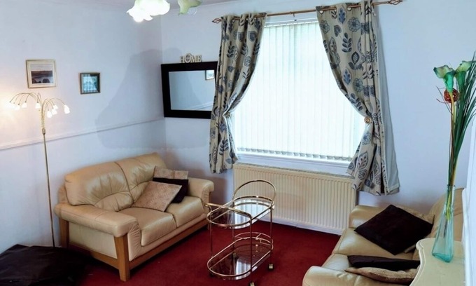 Central Aberdeen House | Roomy double bedroom in serene Hilton 2 bed apartment