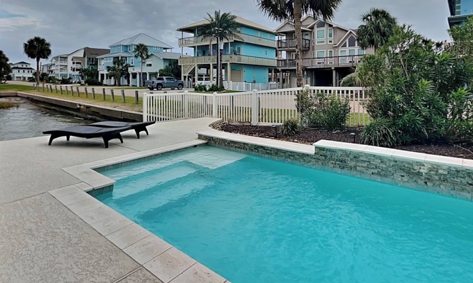 Terramar Beach House | Rosé By The Bay | Waterfront & Private Pool