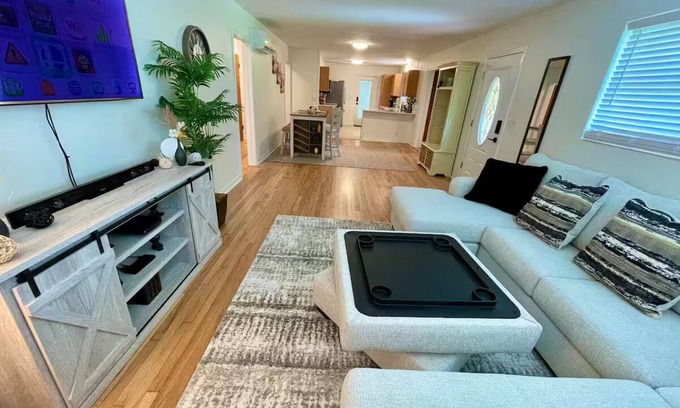 Williston House | Rosa Cottage-Entire House
