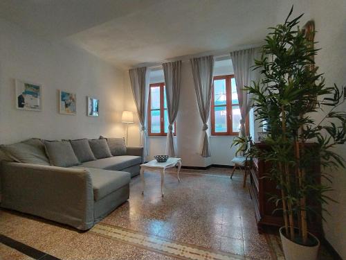 Vernazza Apartment | Rosanna House