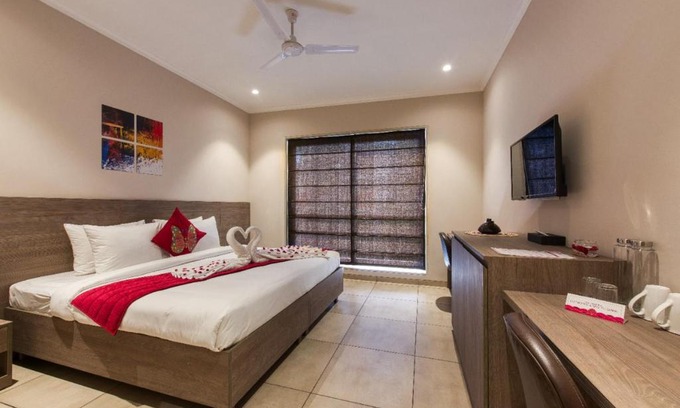 Gurugram Apartment | ROSASTAYS Gurugram Golf Course