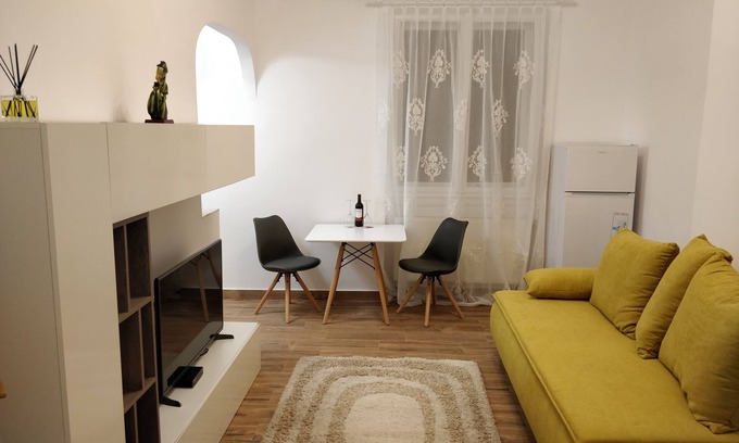 Old City Apartment | Rose Apartment No. 1