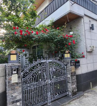 Yeonje-Gu Villa | Rose Arch