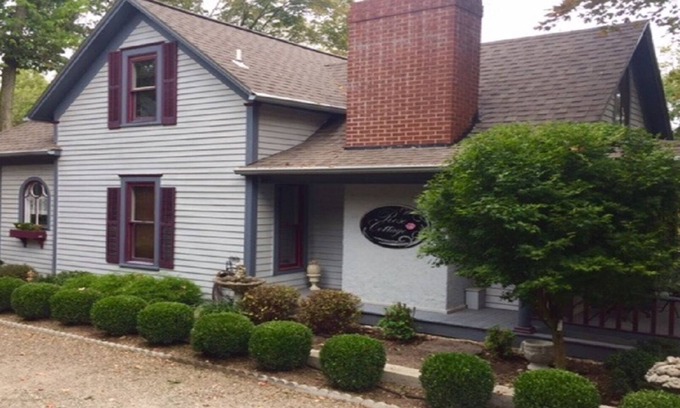 Eureka Springs Historic District Cottage | Rose Cottage - Featured in Country Living and Cottage Style Magazine