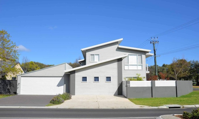 West Busselton House | Rose in Bay West Busselton