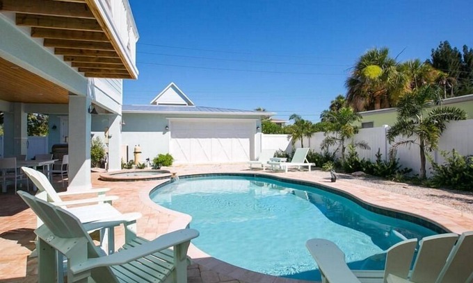 Anna Maria House | Rose Quartz: Discover Bliss! A Family Retreat with Heated Pool & Hot Tub
