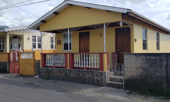 Newtown Hostel | Roseau Hostel & Beach Front Property