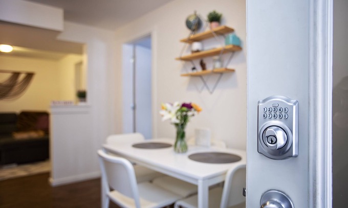 Nelson Apartment | Rosemont Suite Retreat