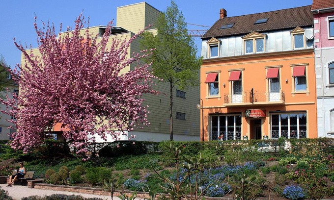 Kehl House | Rosengarten
