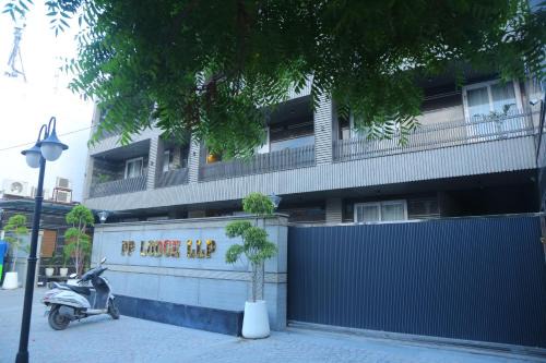 Faridabad Hotel | Rosewood Grand
