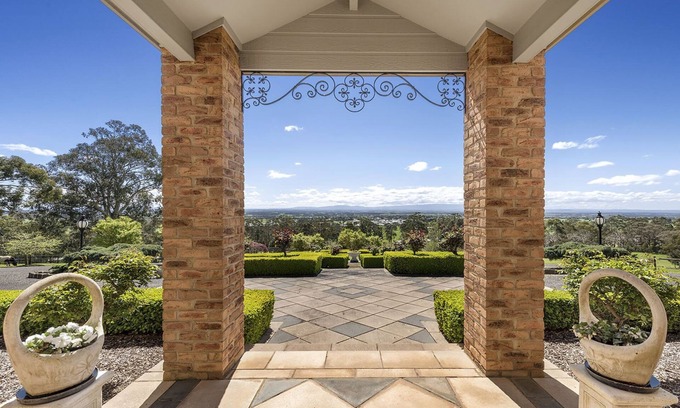 Yarragon Bed & Breakfast | Rosewood Park Guest Suite -The perfect country getaway for couples or friends.