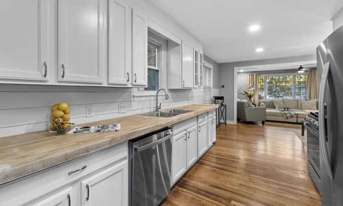 Rosewood House | Rosewood Retreat: Ft Jackson, USC. downtown Columbia