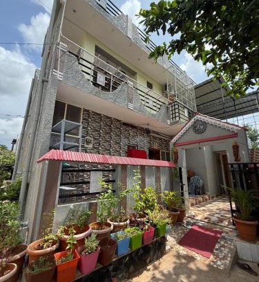 Kamalapur House | Roshini Homestay Hampi