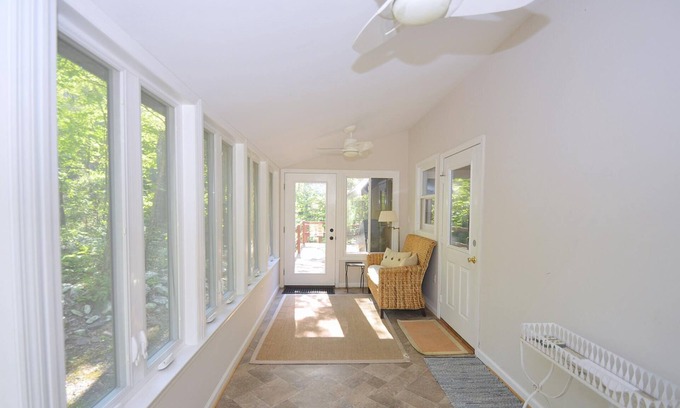 Hedgesville Cabin | Rosies Creekside Retreat - 3 BR Escape!