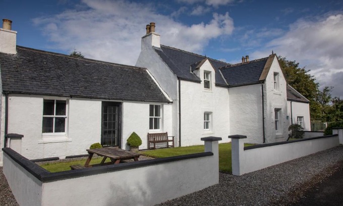 Roskhill House | Roskhill House