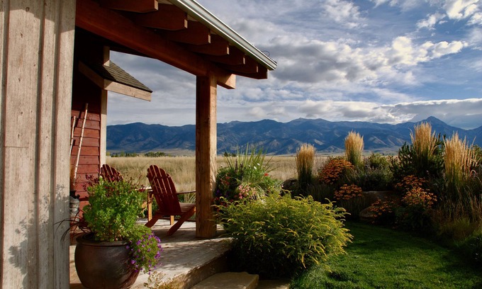 Belgrade Cabin | Ross Creek Cabin #4 Spectacular Mountain Views