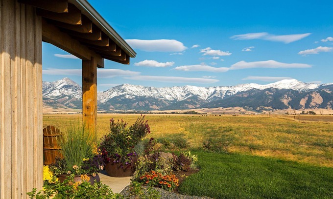 Belgrade Cabin | Ross Creek Cabin #5 Spectacular Mountain Views