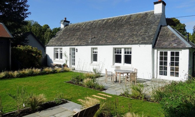 Comrie Cottage | Ross Lodge
