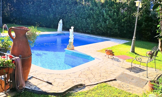 Misterbianco Villa | Rosyiano Villa-private pool and outdoor space