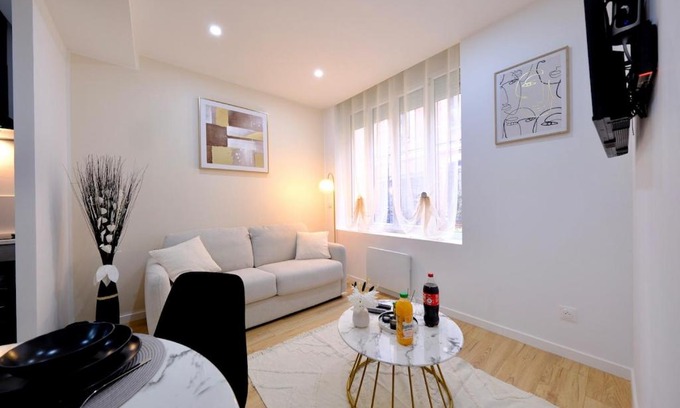Rouen City Centre Apartment | Rouen centre - le spa de la Cigogne
