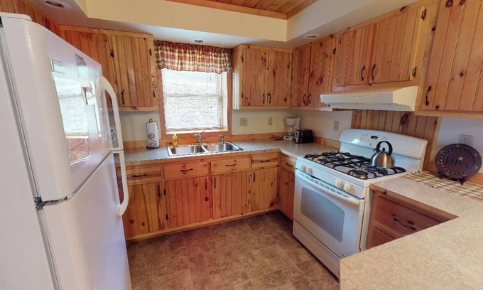 Sabinsville Cabin | Rough Cut Lodge - Suite 4