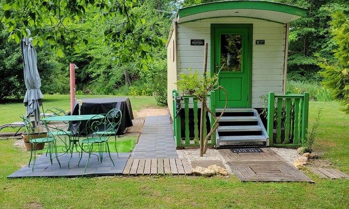 Bonny-sur-Loire House | Roulotte at Moulin de la Fontaine with SPA, river and fishing pond