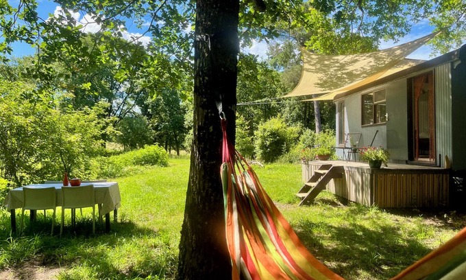 Gaugeac Cabin | Roulotte Confortable Avec Vue Imprenable, Hamac et Sanitaires Séparés