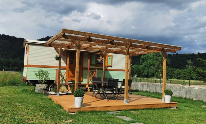 Retournac Cottage | ROULOTTE IN THE LOIRE GORGES