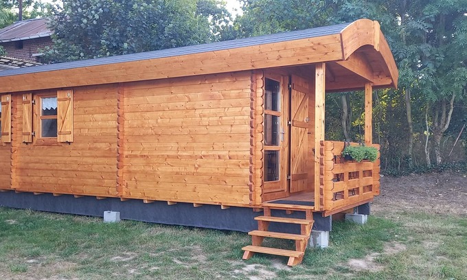 Arrest Ski Chalet | Roulotte La Bohême and its spa in the Baie de Somme
