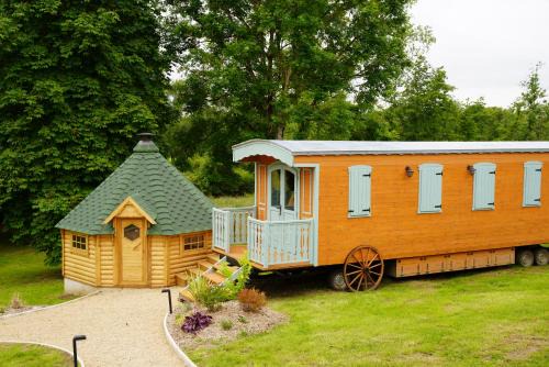 Bucilly Other | Roulottes et son kota grill sauna