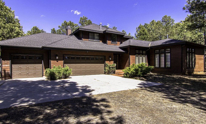Fort Valley House | Roundtree Retreat - 4 Bedroom, 3 Bath Private Secluded Retreat
