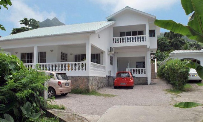 Beau Vallon House | Rowsvilla Guest House