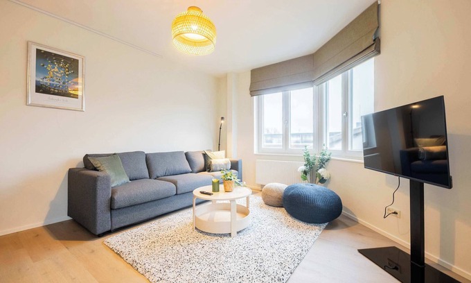 Stratum Apartment | Royal 65m2 One Bedroom Apartment (VW-140-A)