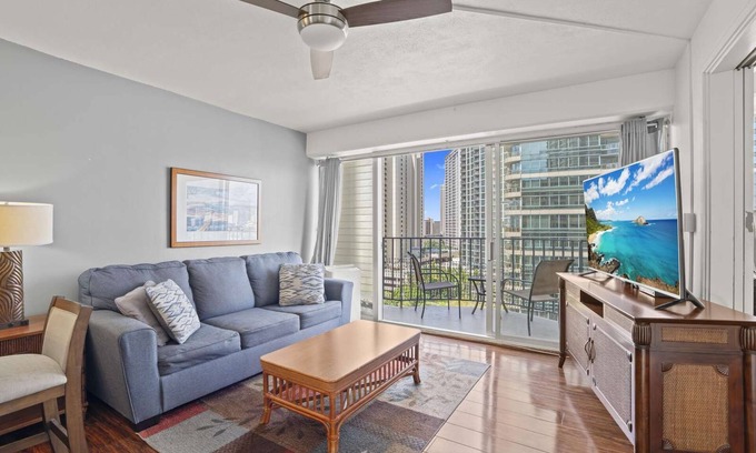 Waikiki Condo | Royal Aloha 2 BD Condo w/Parking | Mountain Canal View