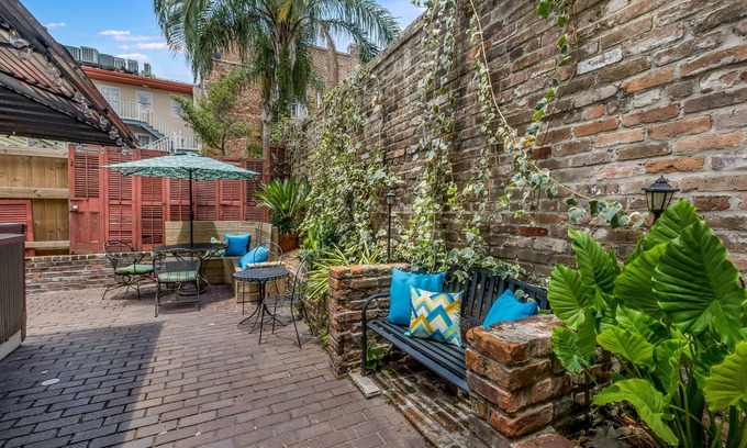 French Quarter House | Royal Barracks Guest House