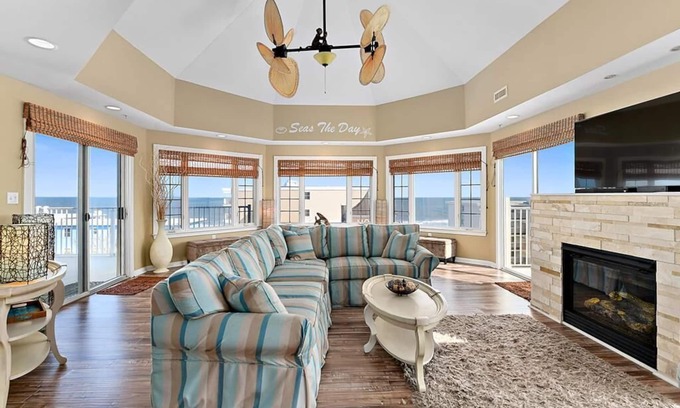 Midtown Ocean City Condo | Royal Beach 401 - 1of a kind luxury 4 br penthouse with pool.