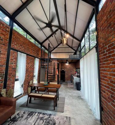 Kuala Klawang House | Royal Brick Cottage, Jelebu