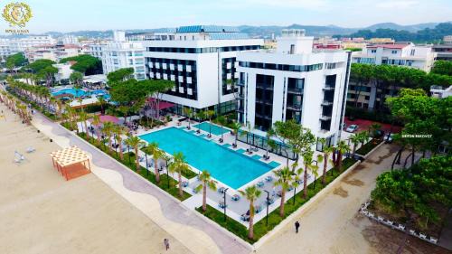 Golem Hotel | Royal G Max