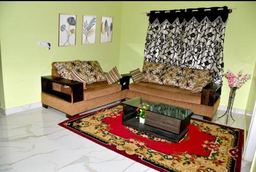 Chikkamagaluru Apartment | Royal Guest House
