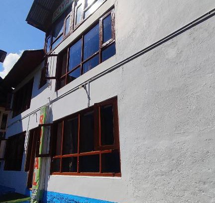 Laripora House | Royal Guest House