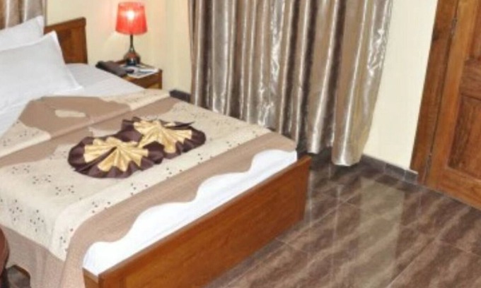 Tema Apartment | Royal Hotel Suite in Tema